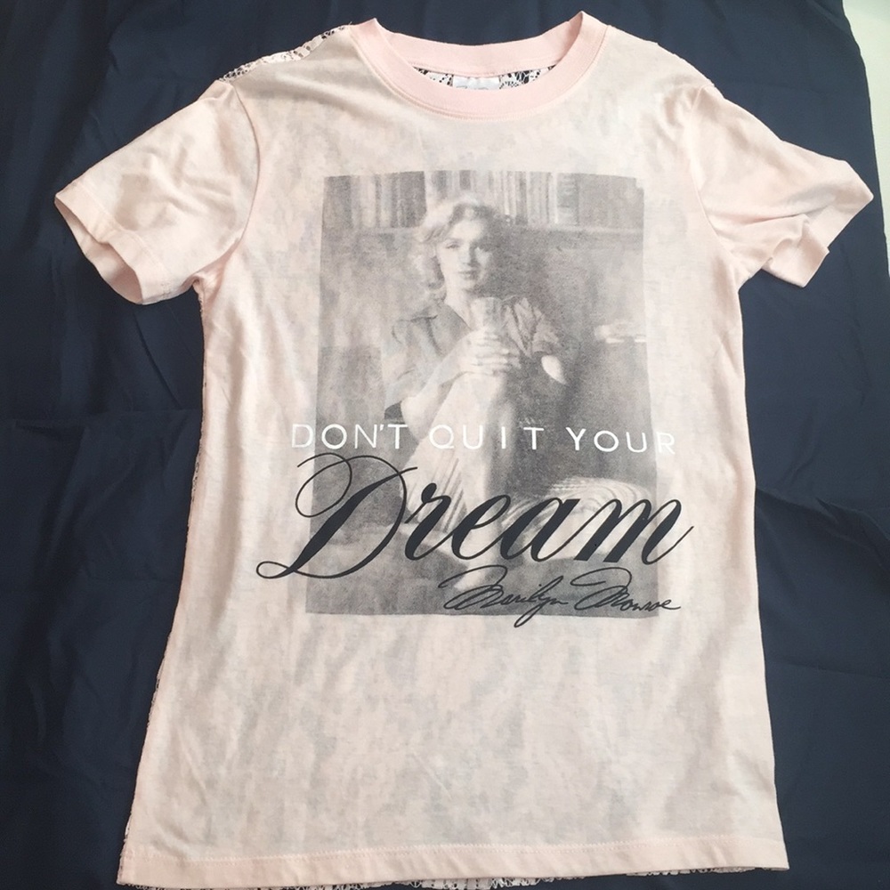 Marilyn Monroe pink tee